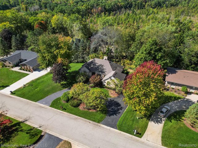 3439 Aquarious Circle, Oakland Charter Township, MI 48363