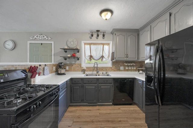 930 COUNTY ROAD J, Little Suamico, WI 54141
