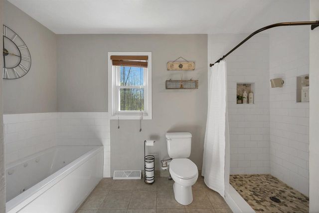 930 COUNTY ROAD J, Little Suamico, WI 54141