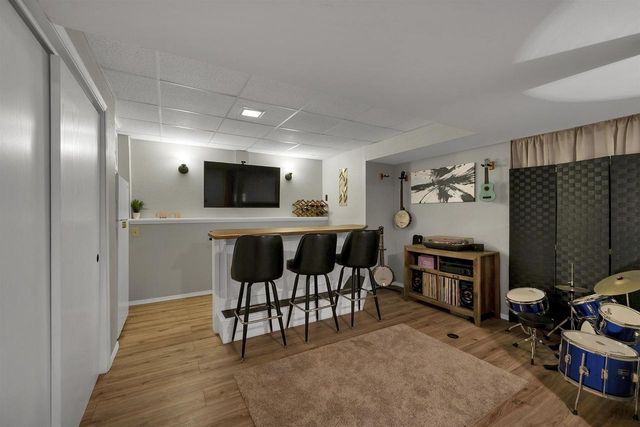 930 COUNTY ROAD J, Little Suamico, WI 54141