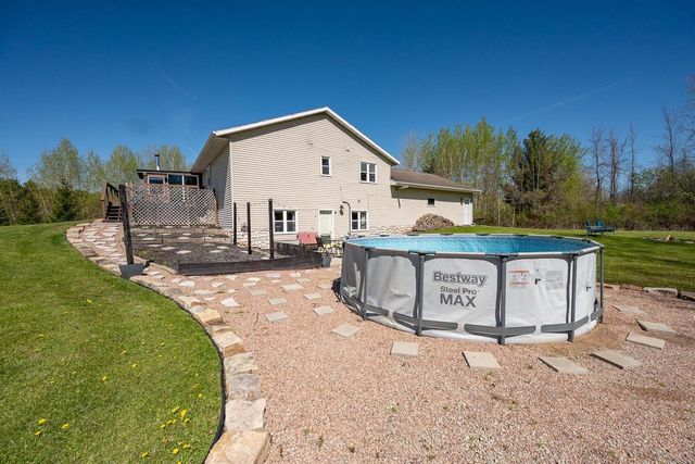 930 COUNTY ROAD J, Little Suamico, WI 54141