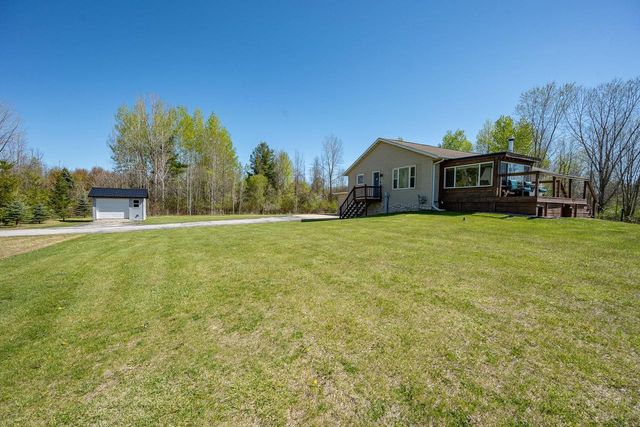 930 COUNTY ROAD J, Little Suamico, WI 54141