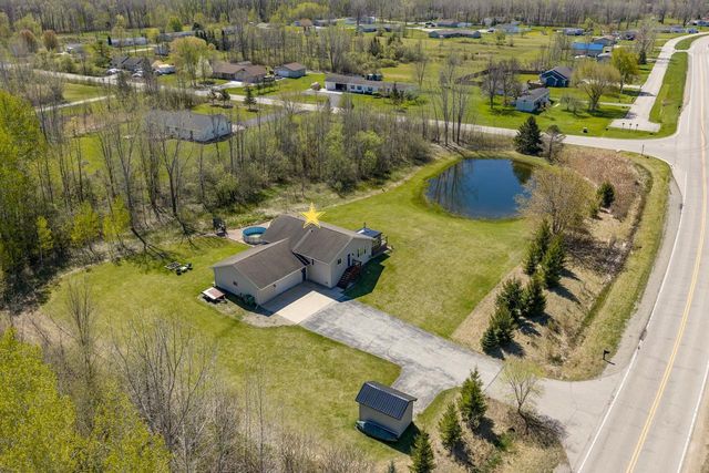 930 COUNTY ROAD J, Little Suamico, WI 54141