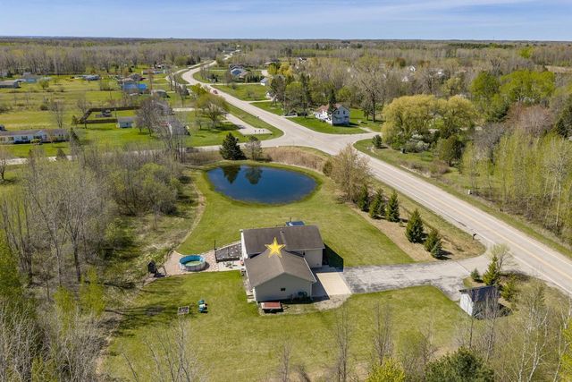 930 COUNTY ROAD J, Little Suamico, WI 54141