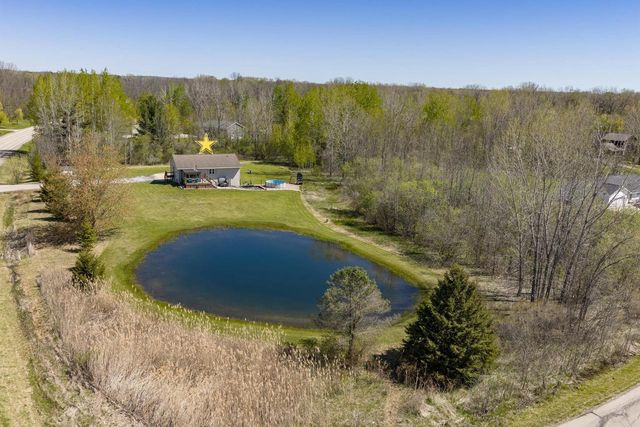 930 COUNTY ROAD J, Little Suamico, WI 54141