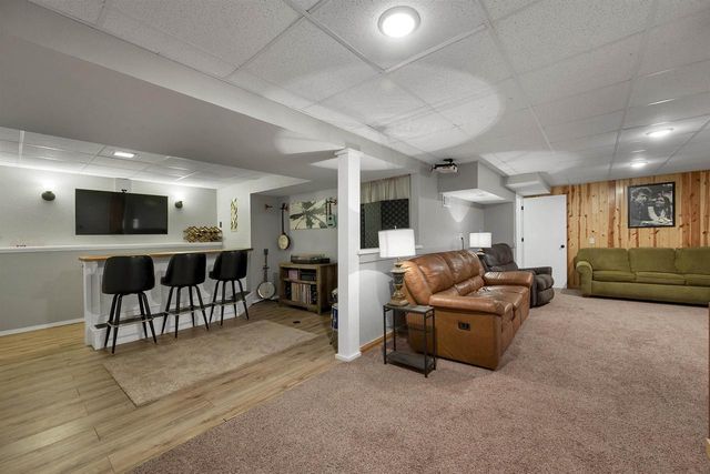 930 COUNTY ROAD J, Little Suamico, WI 54141