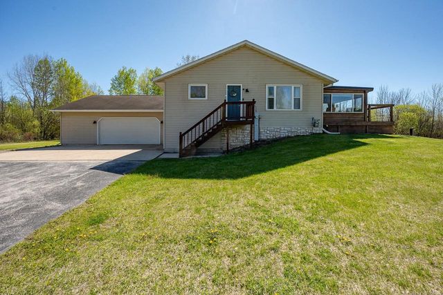 930 COUNTY ROAD J, Little Suamico, WI 54141