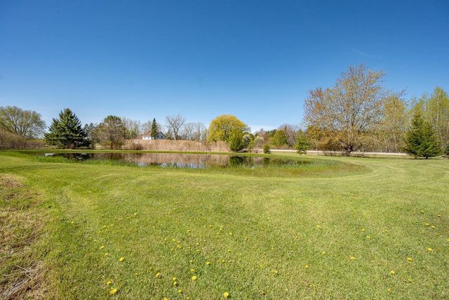 930 COUNTY ROAD J, Little Suamico, WI 54141