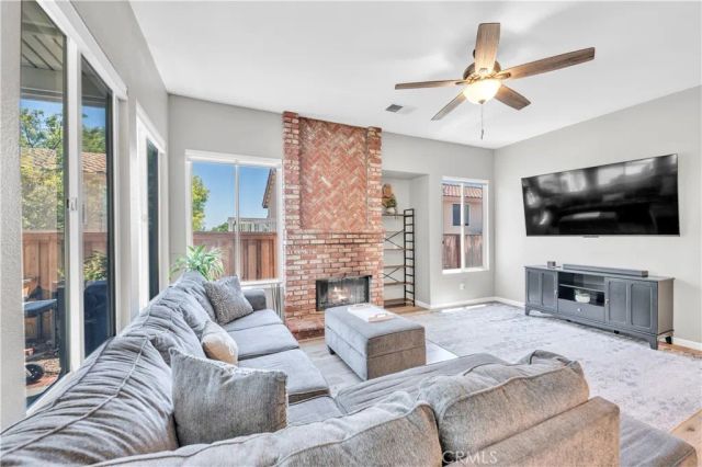 23476 Bending Oak Court, Murrieta, CA 92562