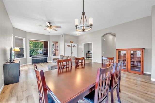 23476 Bending Oak Court, Murrieta, CA 92562