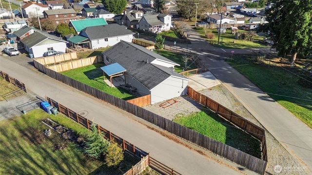 181 Coal Avenue, Carbonado, WA 98323