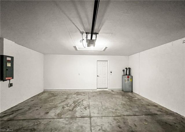 9297 Aegean CIR, Lehigh Acres, FL 33936