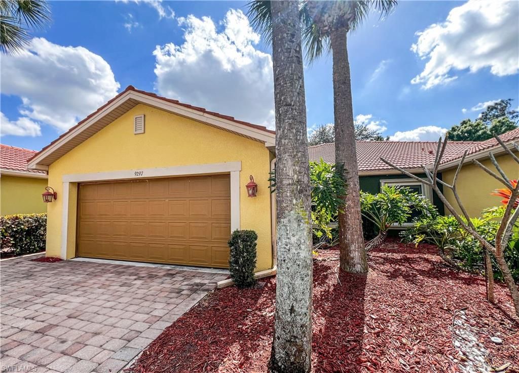 9297 Aegean CIR, Lehigh Acres, FL 33936