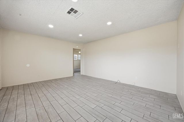 340 Oakdale Drive, Bakersfield, CA 93309