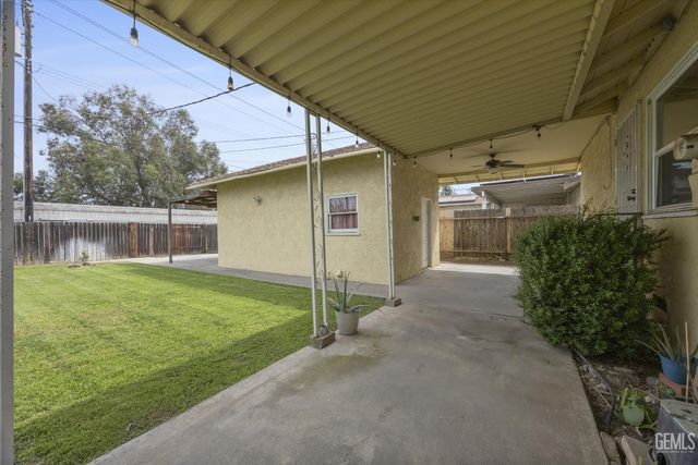 340 Oakdale Drive, Bakersfield, CA 93309