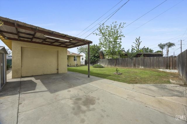 340 Oakdale Drive, Bakersfield, CA 93309