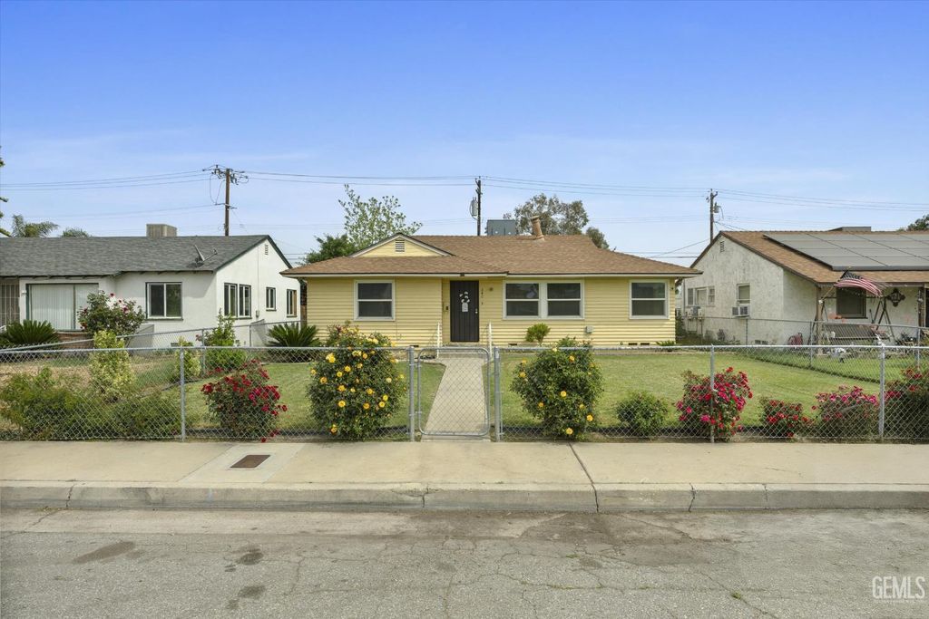 340 Oakdale Drive, Bakersfield, CA 93309