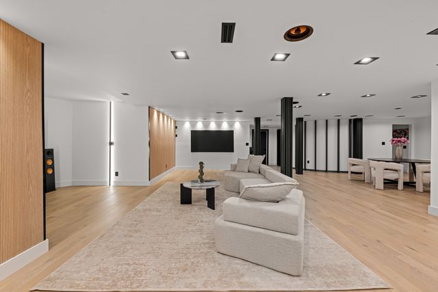 37W993 Heritage Oaks Drive, St. Charles, IL 60175