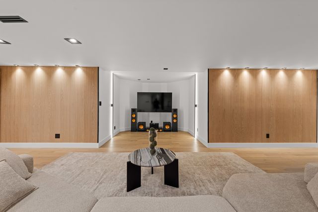 37W993 Heritage Oaks Drive, St. Charles, IL 60175