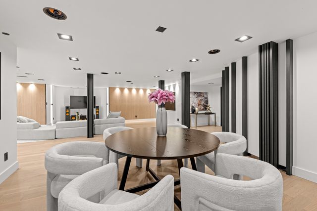 37W993 Heritage Oaks Drive, St. Charles, IL 60175