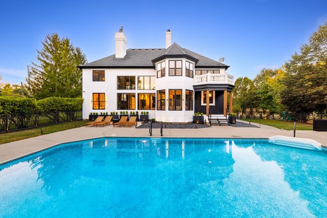 37W993 Heritage Oaks Drive, St. Charles, IL 60175