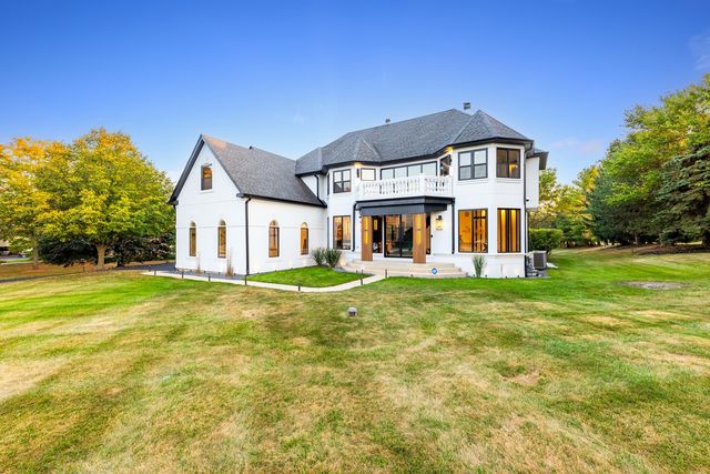 37W993 Heritage Oaks Drive, St. Charles, IL 60175