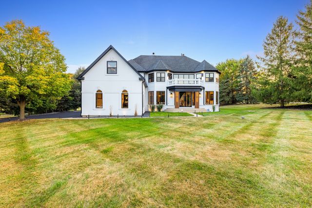 37W993 Heritage Oaks Drive, St. Charles, IL 60175