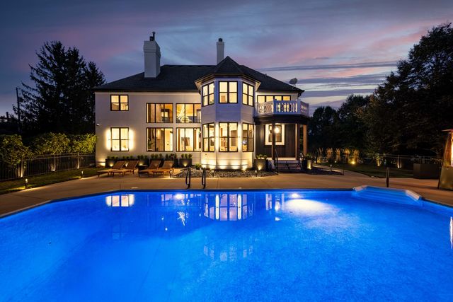 37W993 Heritage Oaks Drive, St. Charles, IL 60175