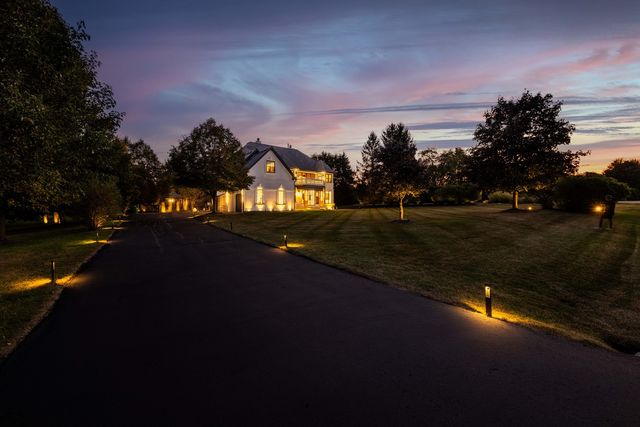 37W993 Heritage Oaks Drive, St. Charles, IL 60175