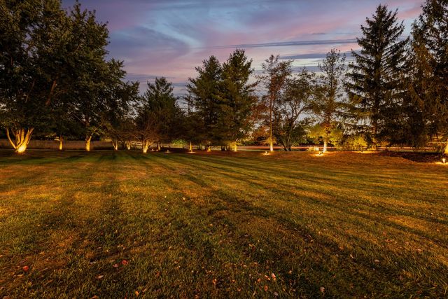 37W993 Heritage Oaks Drive, St. Charles, IL 60175