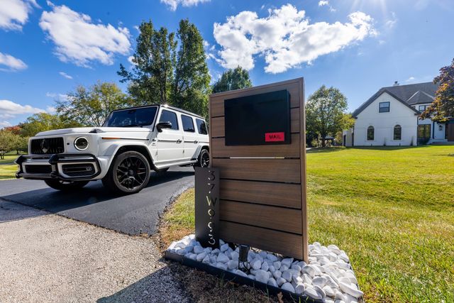 37W993 Heritage Oaks Drive, St. Charles, IL 60175