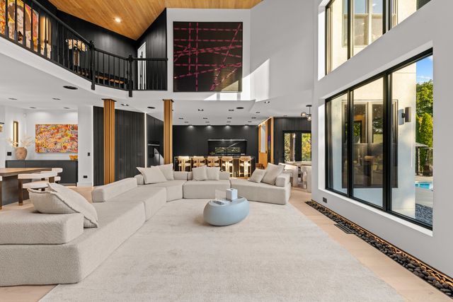 37W993 Heritage Oaks Drive, St. Charles, IL 60175