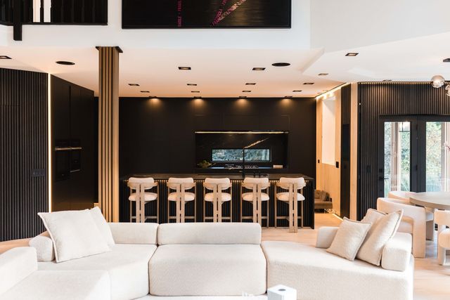 37W993 Heritage Oaks Drive, St. Charles, IL 60175