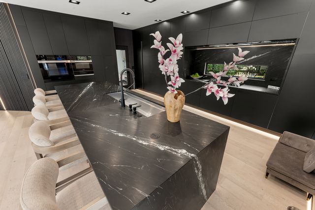 37W993 Heritage Oaks Drive, St. Charles, IL 60175