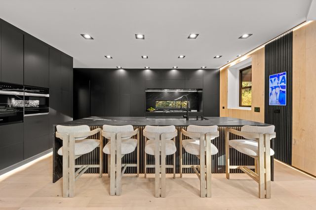 37W993 Heritage Oaks Drive, St. Charles, IL 60175