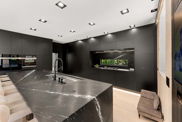 37W993 Heritage Oaks Drive, St. Charles, IL 60175