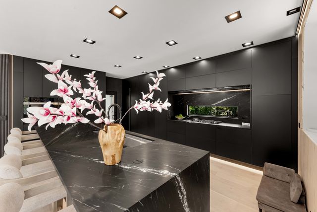 37W993 Heritage Oaks Drive, St. Charles, IL 60175