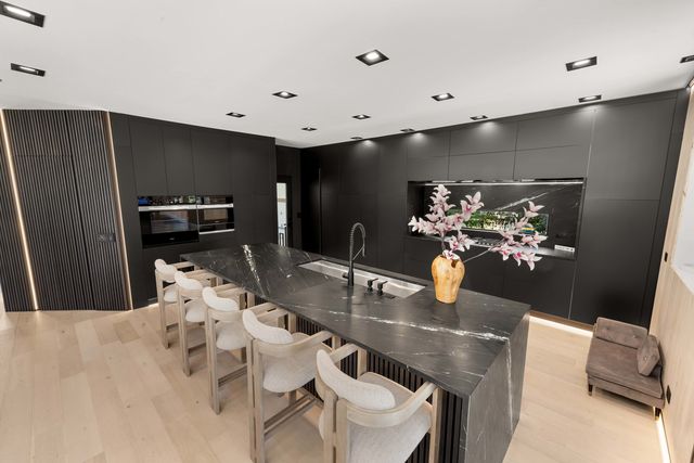 37W993 Heritage Oaks Drive, St. Charles, IL 60175