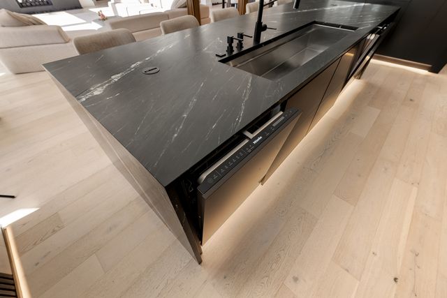 37W993 Heritage Oaks Drive, St. Charles, IL 60175