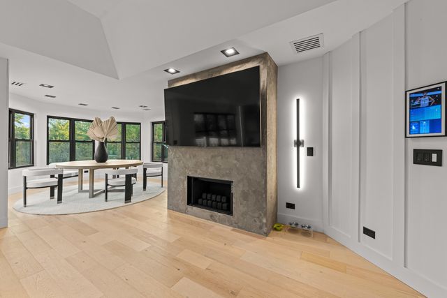 37W993 Heritage Oaks Drive, St. Charles, IL 60175