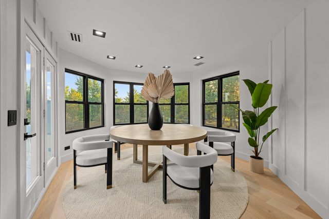 37W993 Heritage Oaks Drive, St. Charles, IL 60175