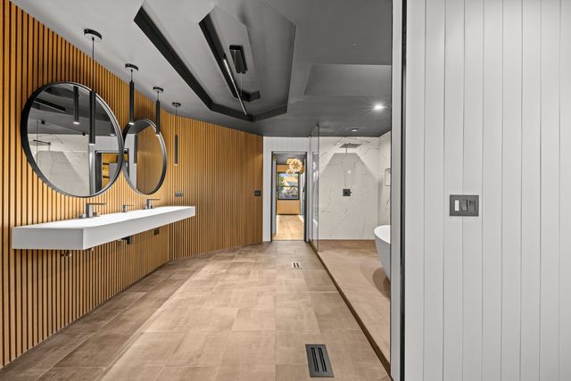 37W993 Heritage Oaks Drive, St. Charles, IL 60175