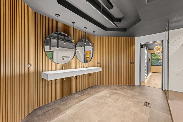 37W993 Heritage Oaks Drive, St. Charles, IL 60175