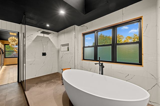 37W993 Heritage Oaks Drive, St. Charles, IL 60175