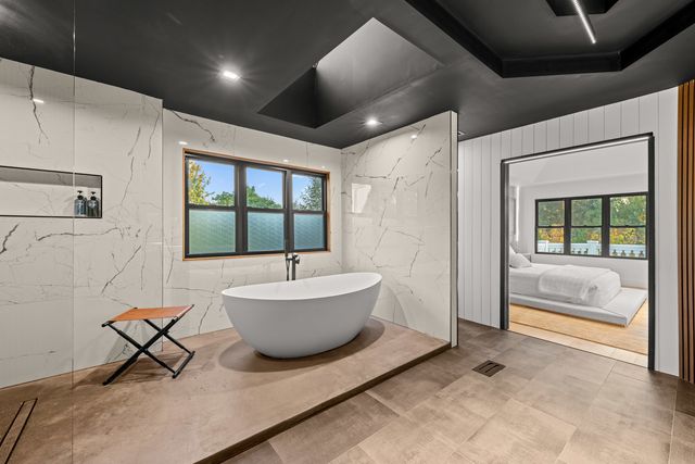 37W993 Heritage Oaks Drive, St. Charles, IL 60175