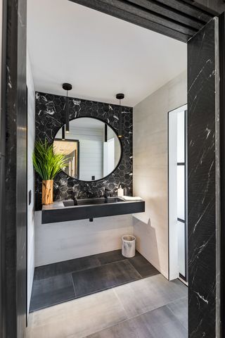 37W993 Heritage Oaks Drive, St. Charles, IL 60175