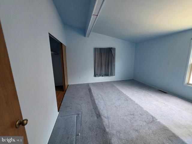 916 HILLTOP TER SE, Washington, DC 20019