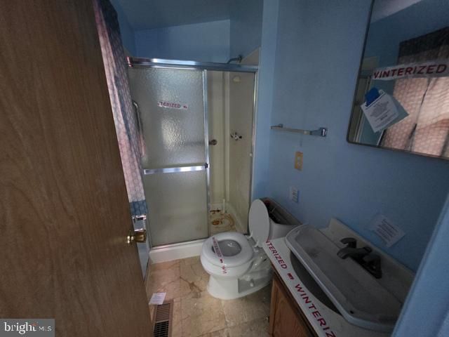 916 HILLTOP TER SE, Washington, DC 20019