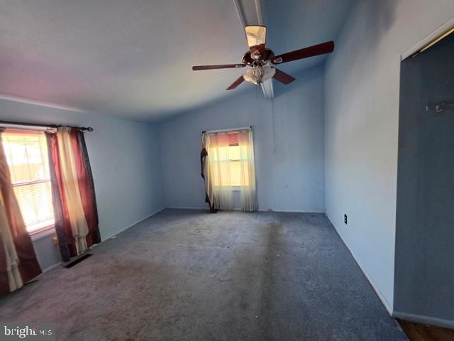 916 HILLTOP TER SE, Washington, DC 20019