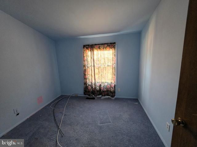 916 HILLTOP TER SE, Washington, DC 20019